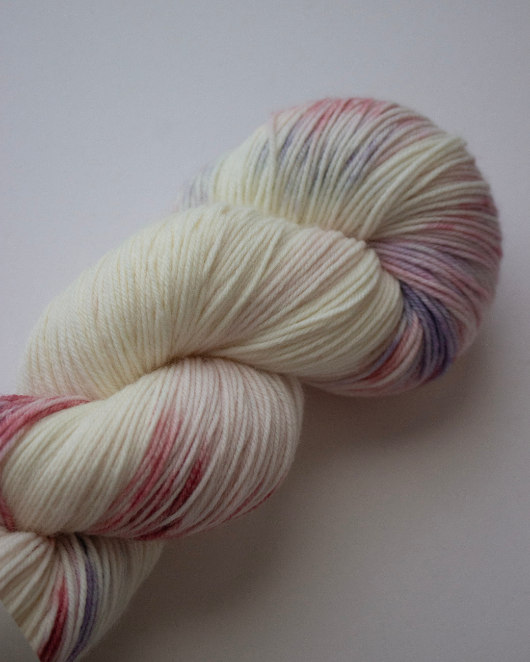 Petite Pâtisserie – blueberry cheesecake 〈sock yarn〉
