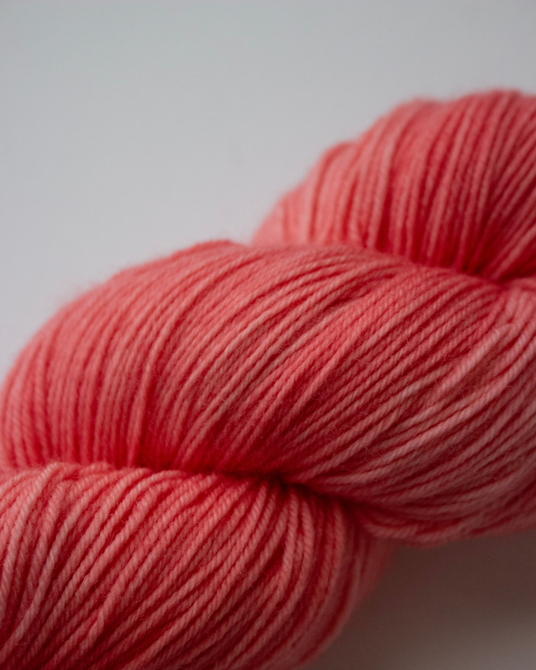 Pure Tone – coral 〈sock yarn〉