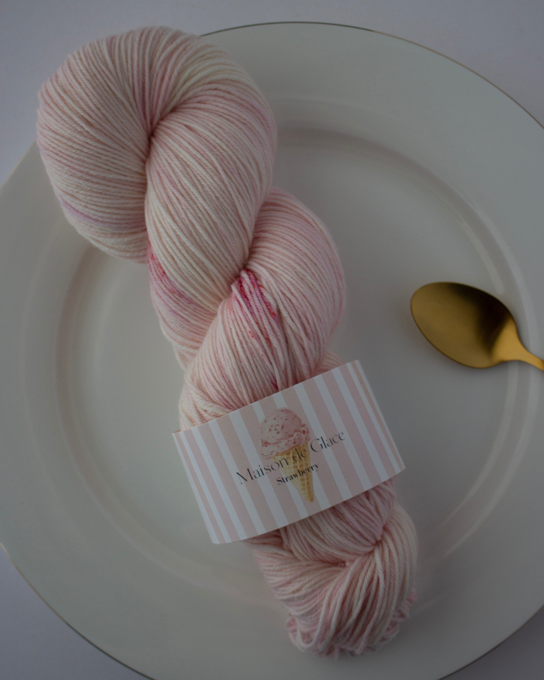 Maison de Glace - Strawberry 〈sock yarn〉