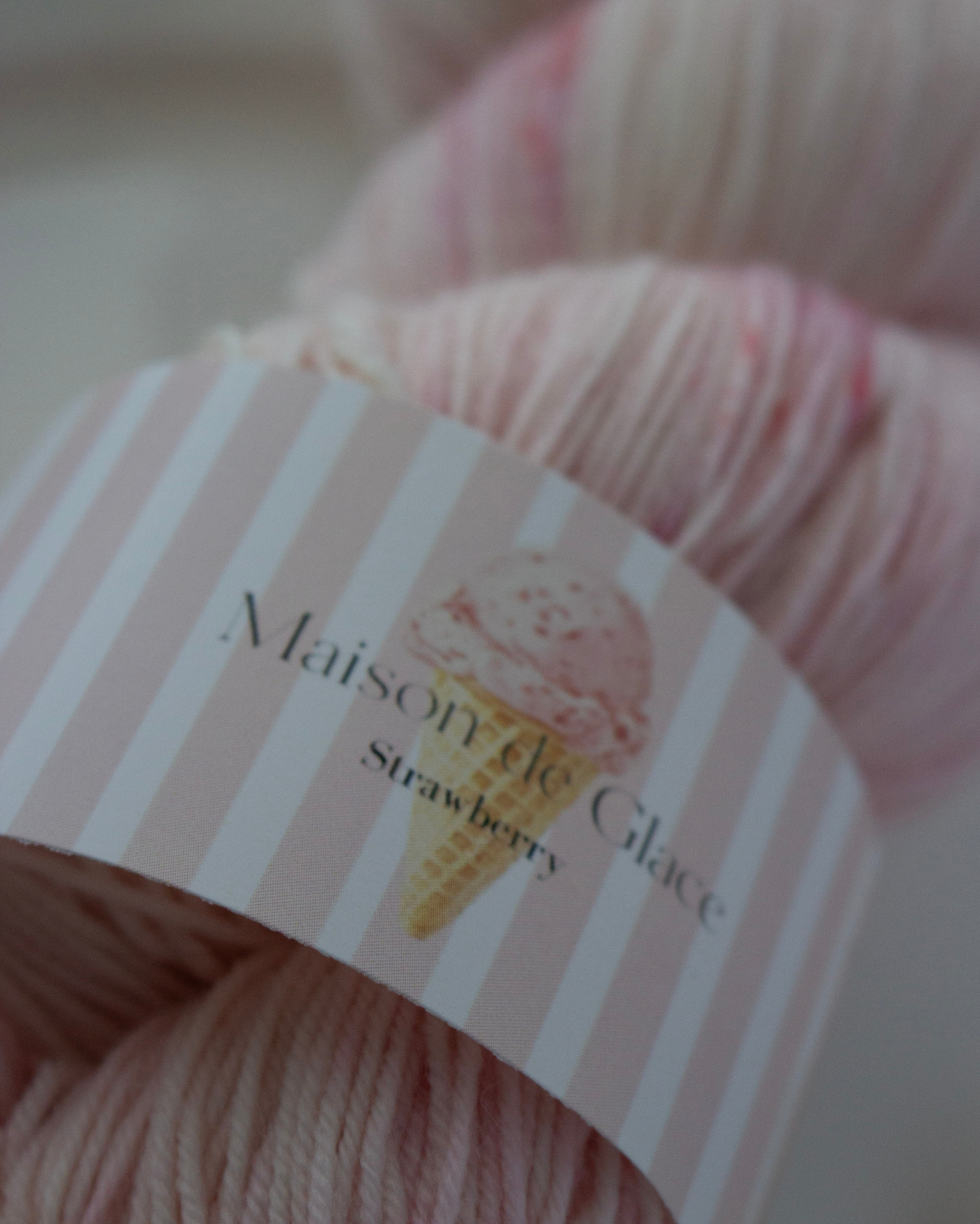 Maison de Glace - Strawberry 〈sock yarn〉